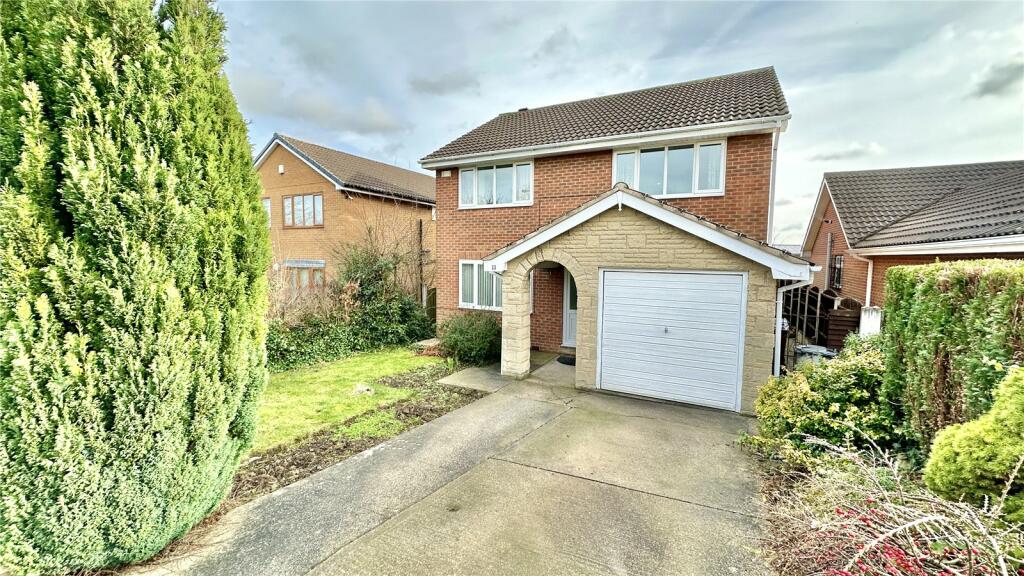 4 bedroom detached house for sale in Midhope Way, Pogmoor, Barnsley, S75