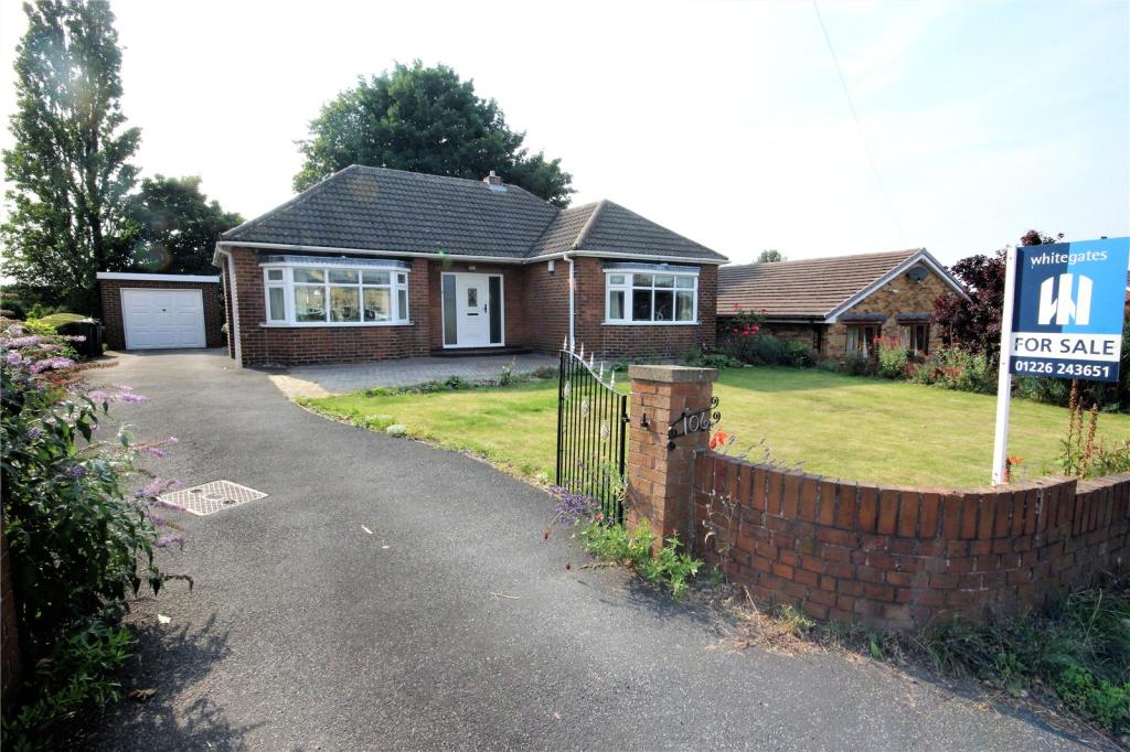3 bedroom bungalow for sale in Lamb Lane, Monk Bretton, Barnsley, S71