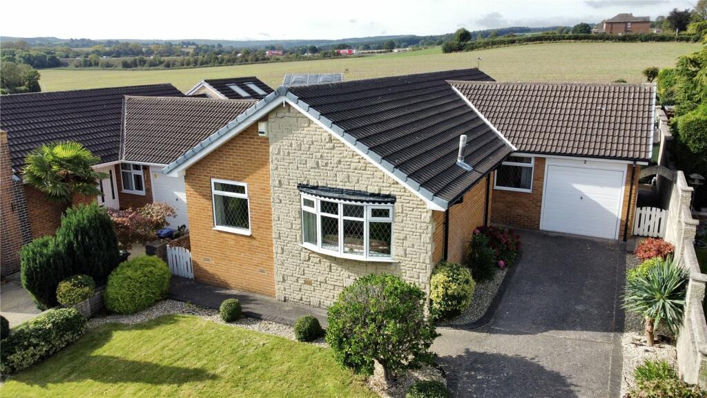 3 bedroom bungalow for sale in Chedworth Close, Darton, Barnsley, S75