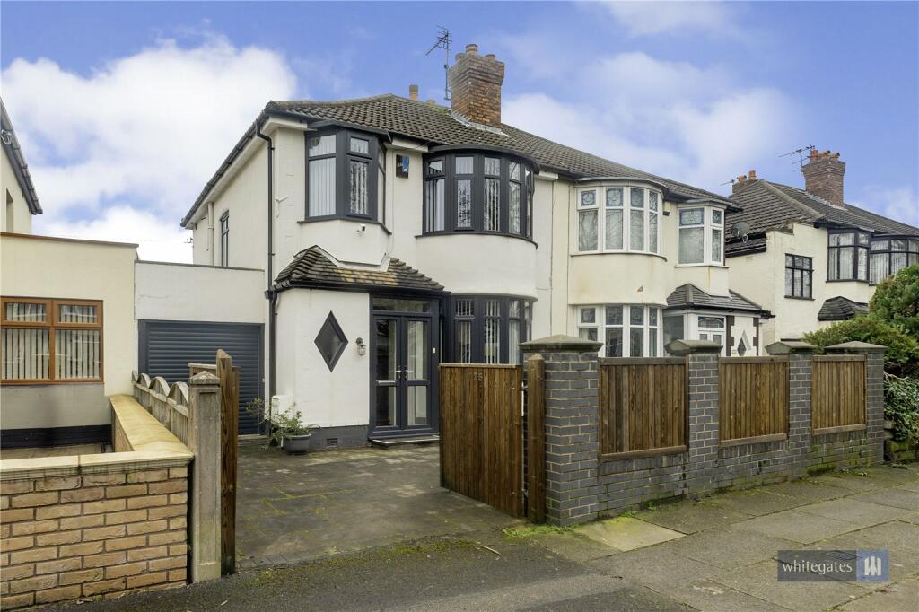 3 bedroom semidetached house for sale in Blackmoor Drive, Liverpool