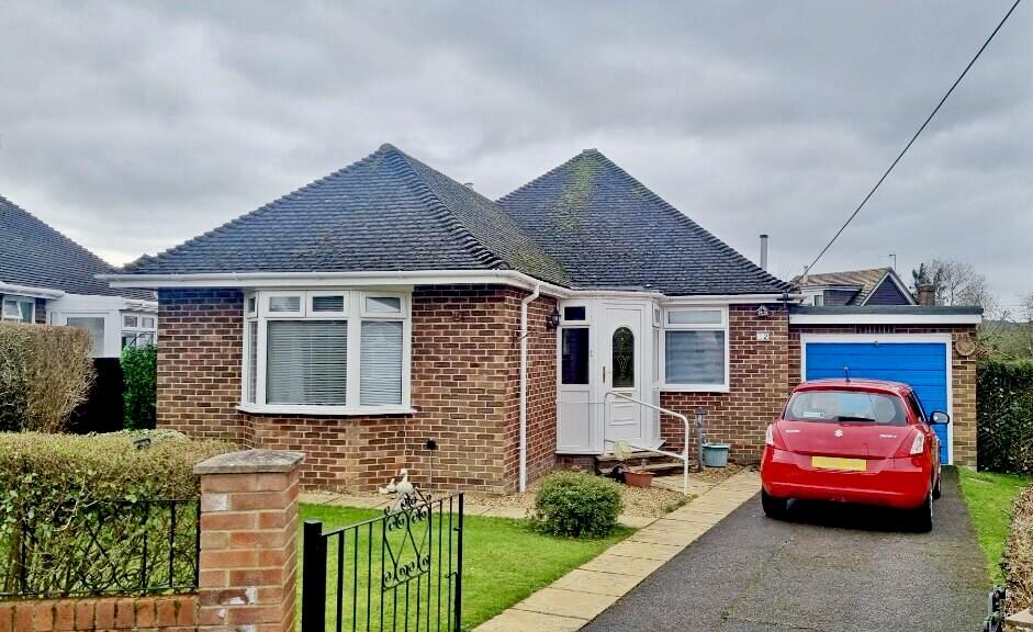 2 bedroom detached bungalow for sale in Northdene Road, Chandlers Ford