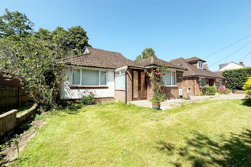 3 bedroom detached bungalow for sale in Boyatt Lane, Otterbourne ...