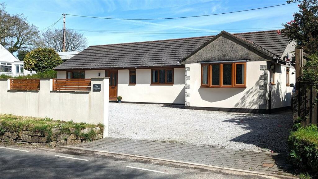5 bedroom bungalow for sale in Nr. Mawnan Smith, TR11