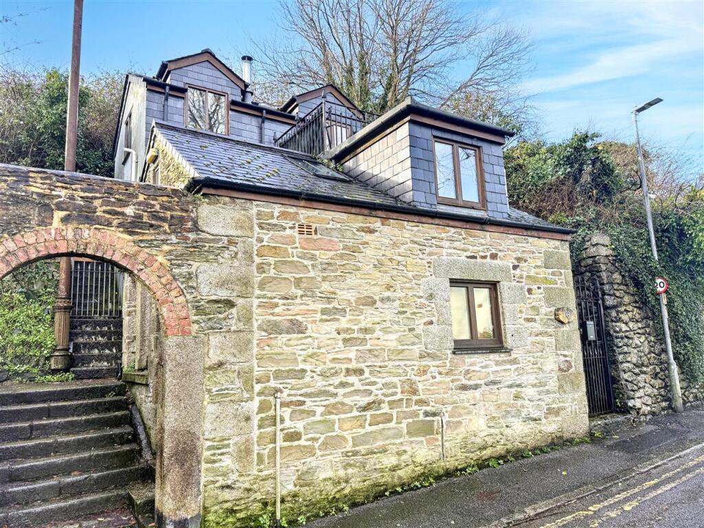 Main image of property: FALMOUTH