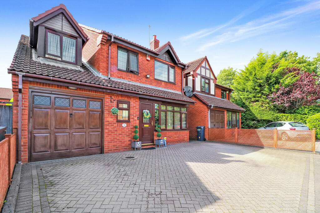 4 bedroom detached house for sale in Somerby Drive, Solihull, B91