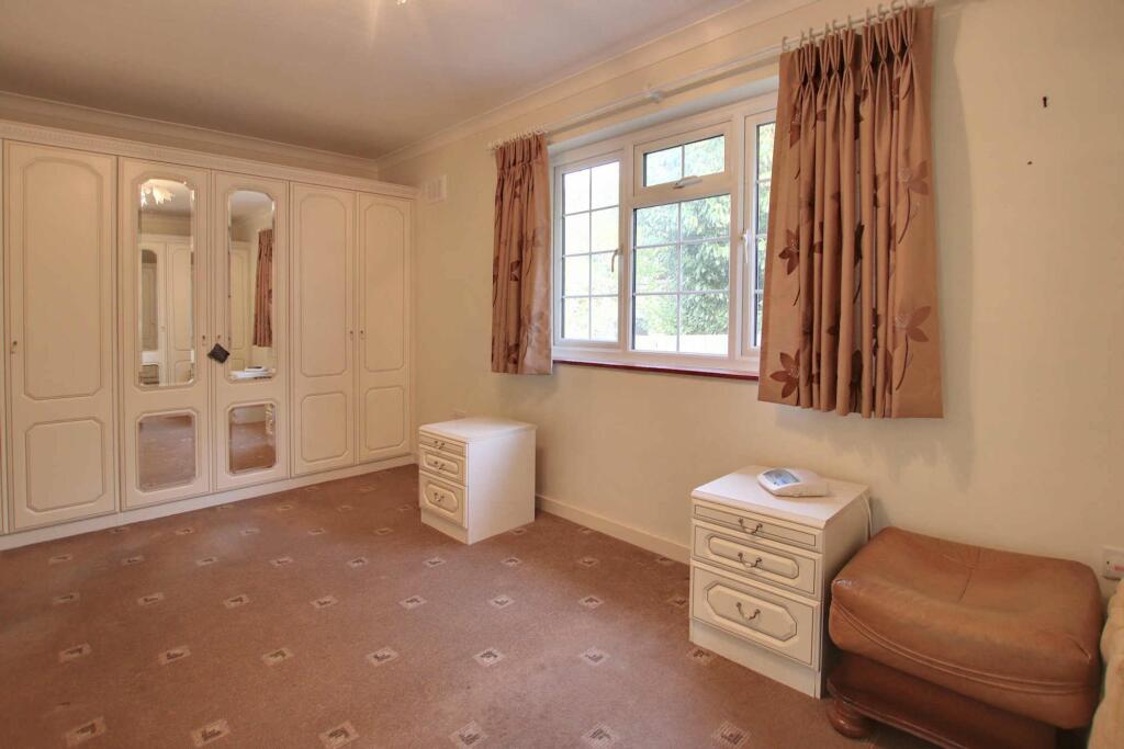 Additional property image - Hawes Lane, West Wickham, BR4
