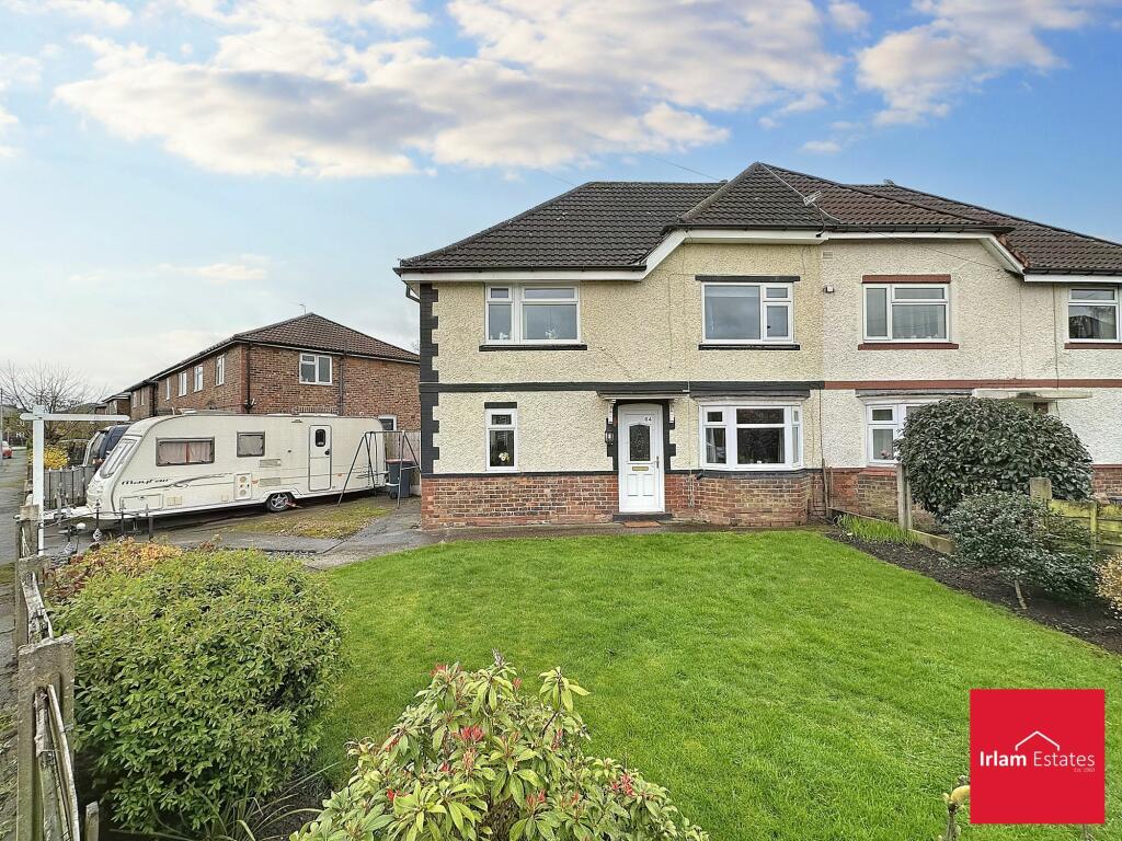 3 bedroom semidetached house for sale in Victory Road, Cadishead, M44