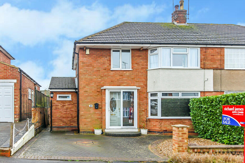 3 bedroom semidetached house for sale in Ridgeway, Wellingborough, NN8