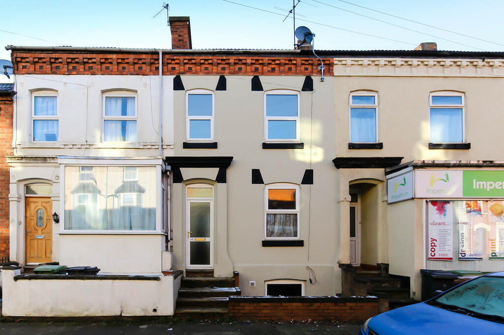 2 bedroom terraced house for sale in Knox Road, Wellingborough, NN8