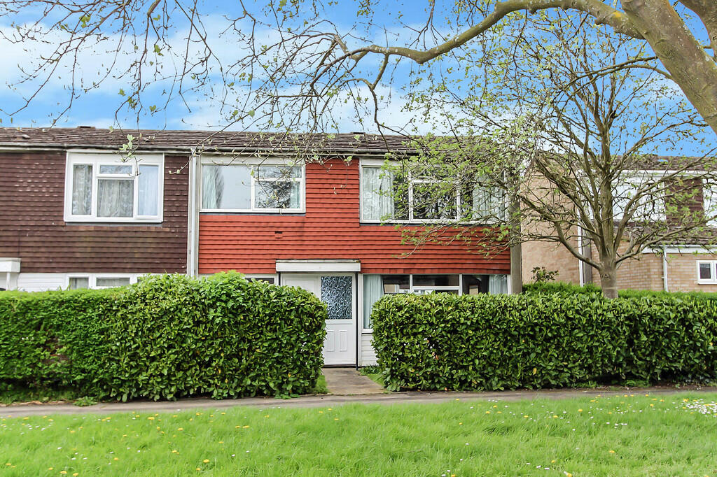 3 bedroom semidetached house for sale in Landor, Wellingborough, NN8