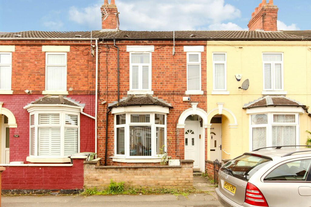 3 bedroom terraced house for sale in Alexandra Road, Wellingborough, NN8