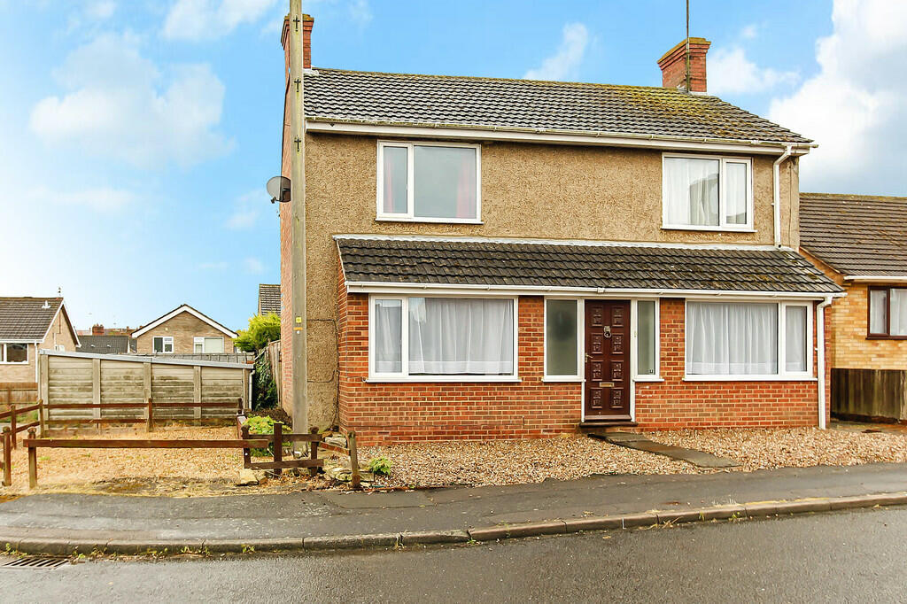 3 bedroom detached house for sale in East Street, Irchester, NN29