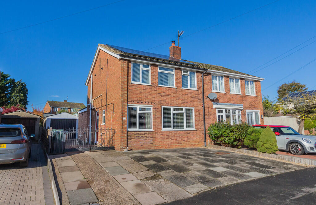 2 bedroom semidetached house for sale in Fitzwilliam Road