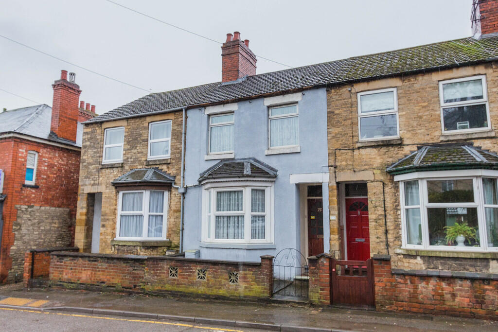 2 bedroom terraced house for sale in High Street, Irthlingborough, NN9