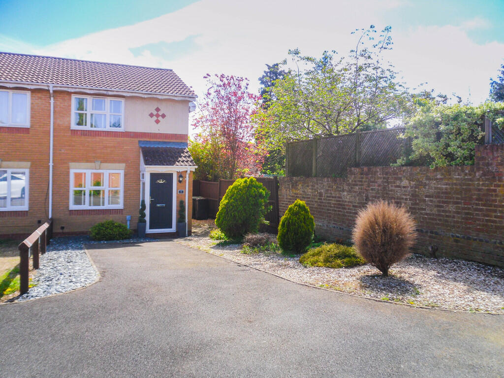 2 bedroom semidetached house for sale in Garrow Close, Irthlingborough