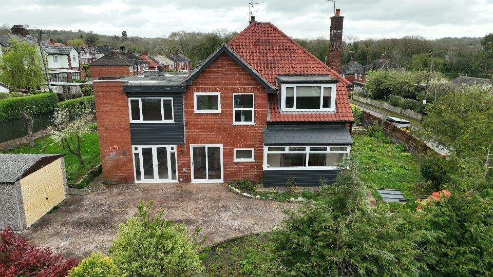 5 bedroom detached house for sale in Wenfryn Close, Trevor, Llangollen
