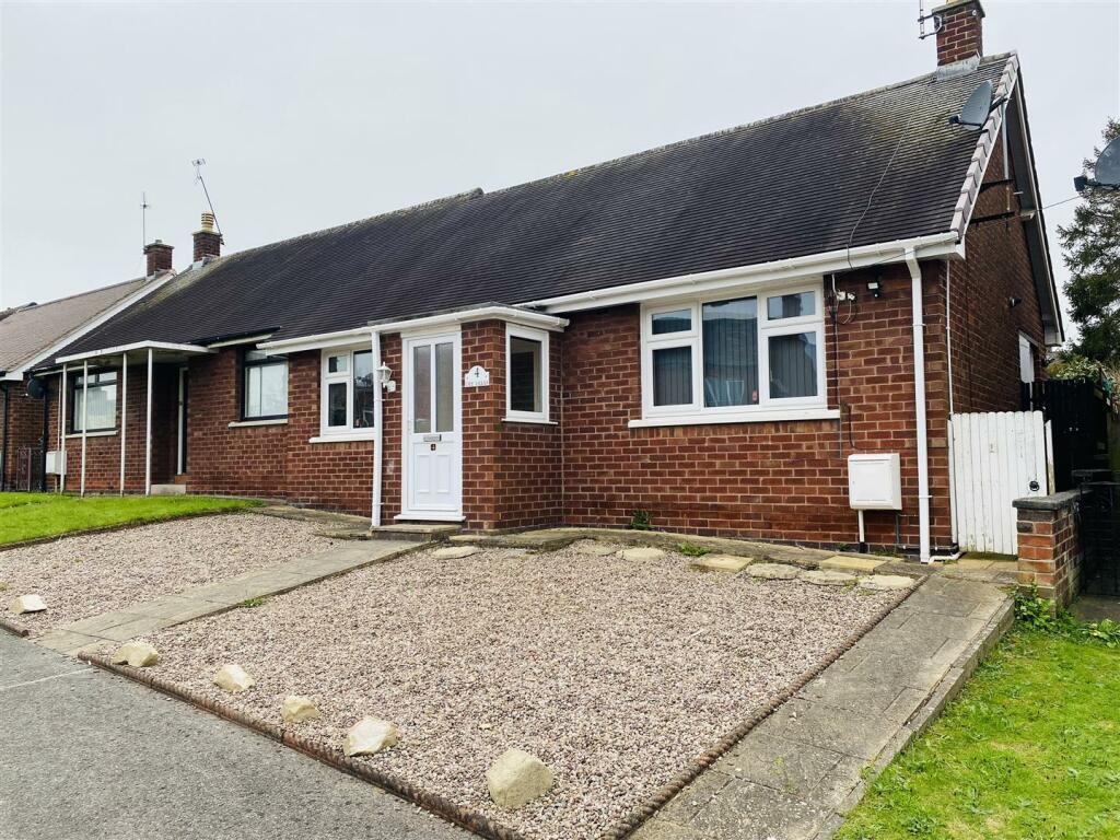 2 bedroom semidetached bungalow for sale in Bridge Street, Holt