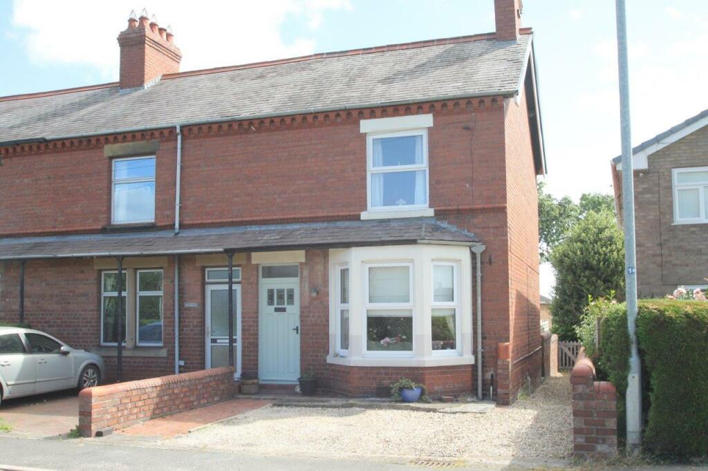 2 bedroom end of terrace house for sale in Wrexham Road, Marchwiel