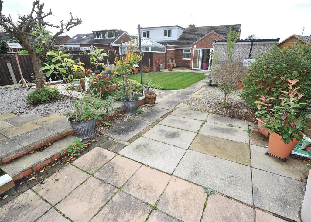 2 bedroom bungalow for sale in 3 Helston Close, Irlam M44 6FZ, M44