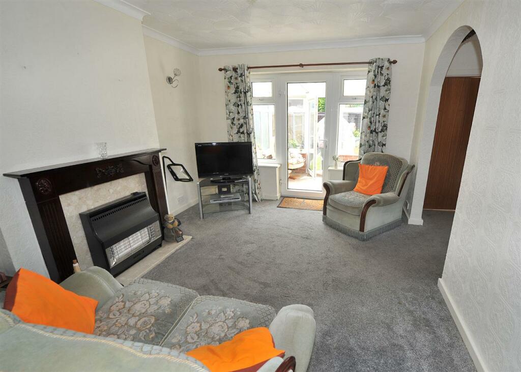 2 bedroom bungalow for sale in 14 Newlands Avenue, Irlam M44 6WE, M44