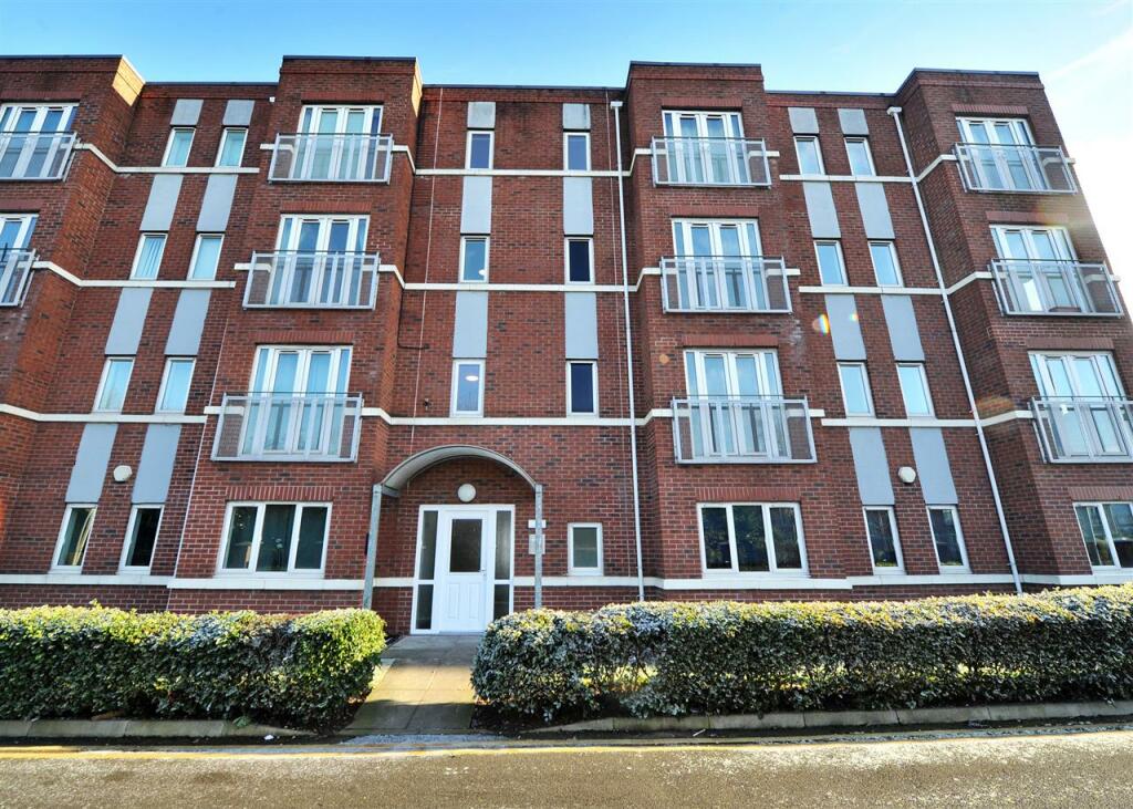 2 bedroom apartment for sale in 36 Forebay Drive, Irlam M44 6RT, M44