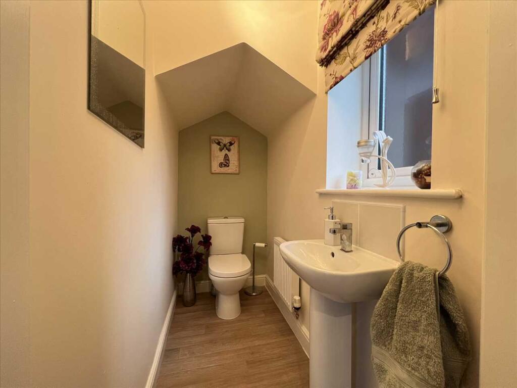 Additional property image - 17 Brown Leaves Grove, Copster Green, Blackburn, BB1 9AL