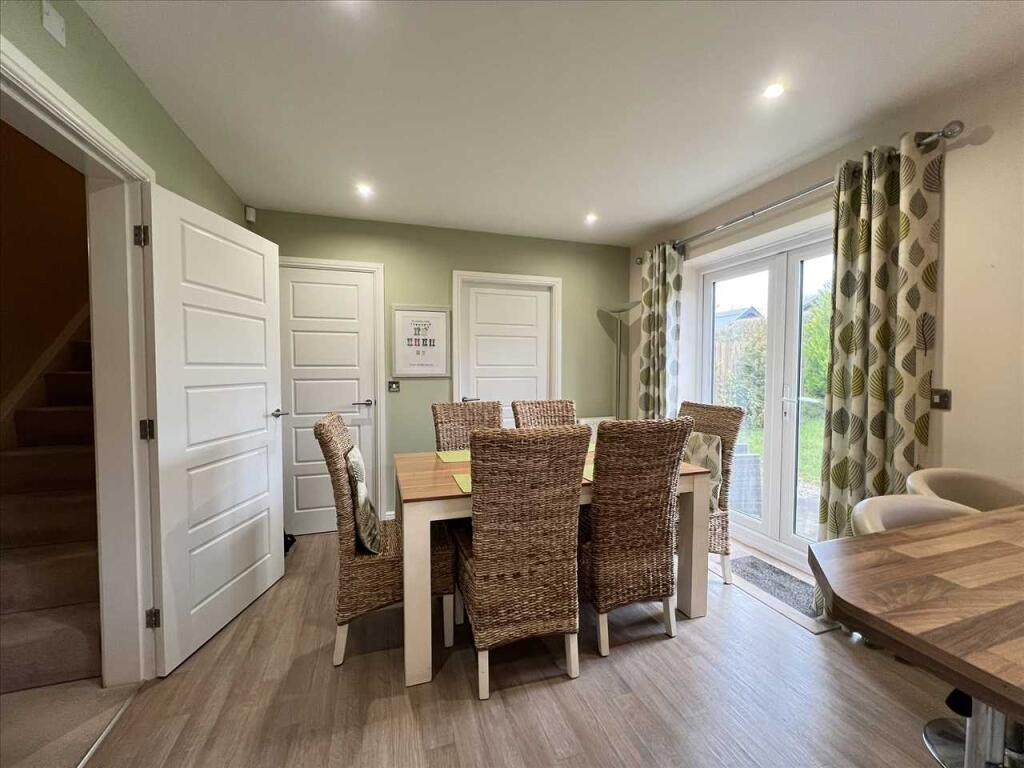 Additional property image - 17 Brown Leaves Grove, Copster Green, Blackburn, BB1 9AL