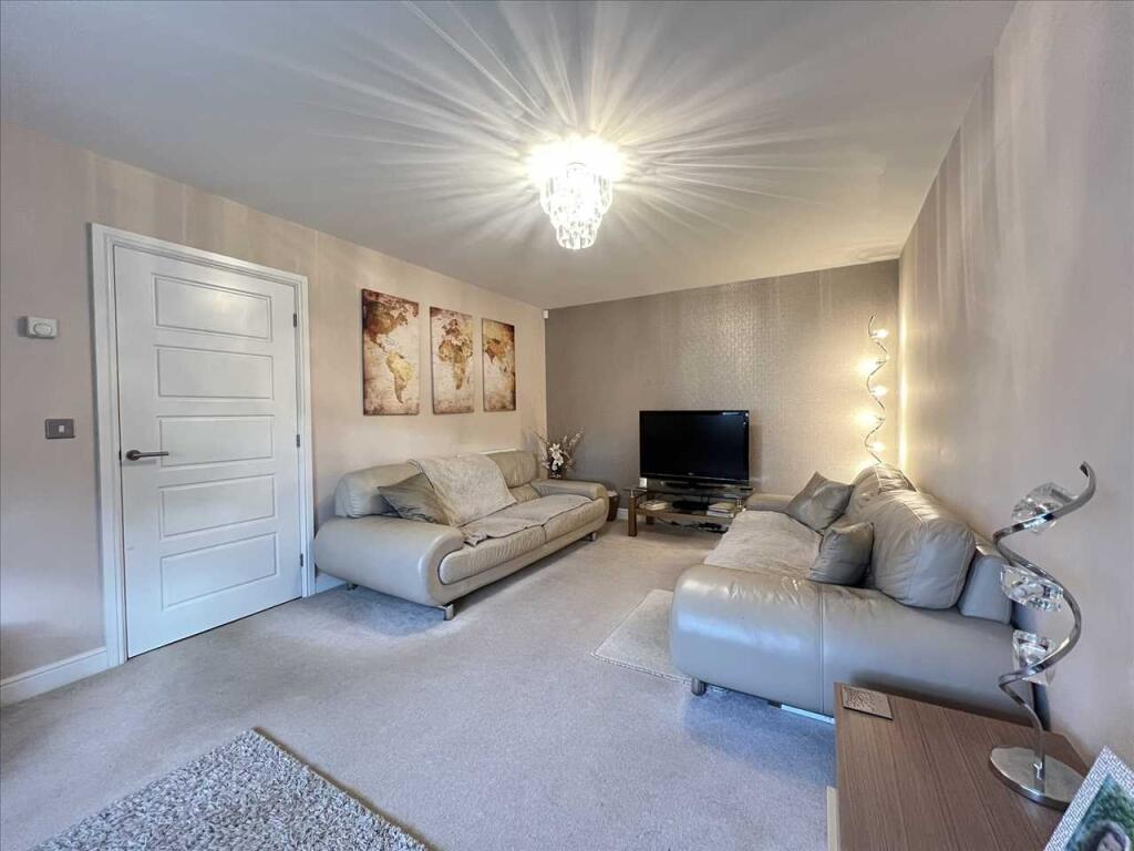 Additional property image - 17 Brown Leaves Grove, Copster Green, Blackburn, BB1 9AL
