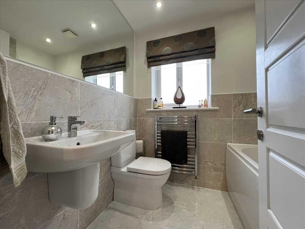 Additional property image - 17 Brown Leaves Grove, Copster Green, Blackburn, BB1 9AL