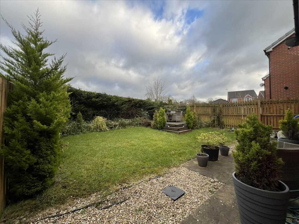 Additional property image - 17 Brown Leaves Grove, Copster Green, Blackburn, BB1 9AL