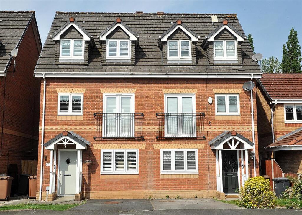 Main image of property: 9 Sandywarps Irlam M44 6RF