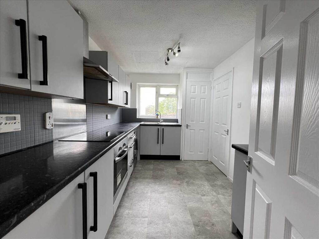 Main image of property: 35 Hollins Avenue, Glossop, SK13 0EE