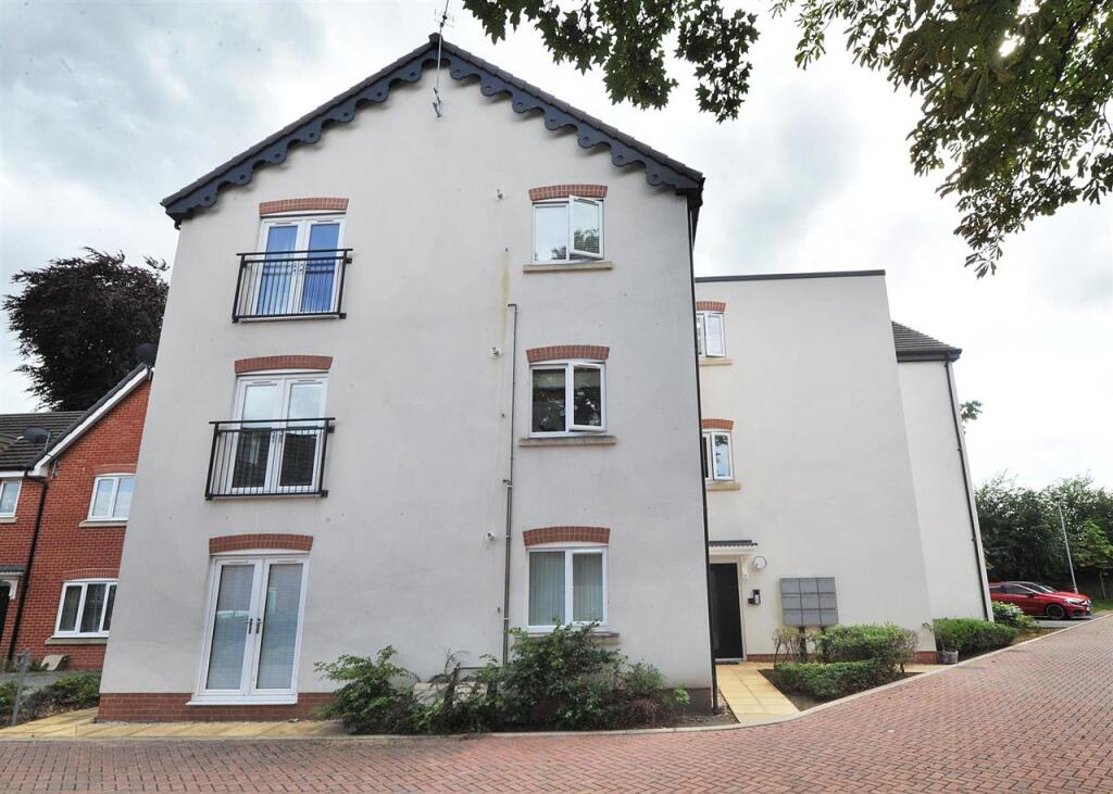 Main image of property: 17 Glazebrook Meadows Warrington WA3 5FQ
