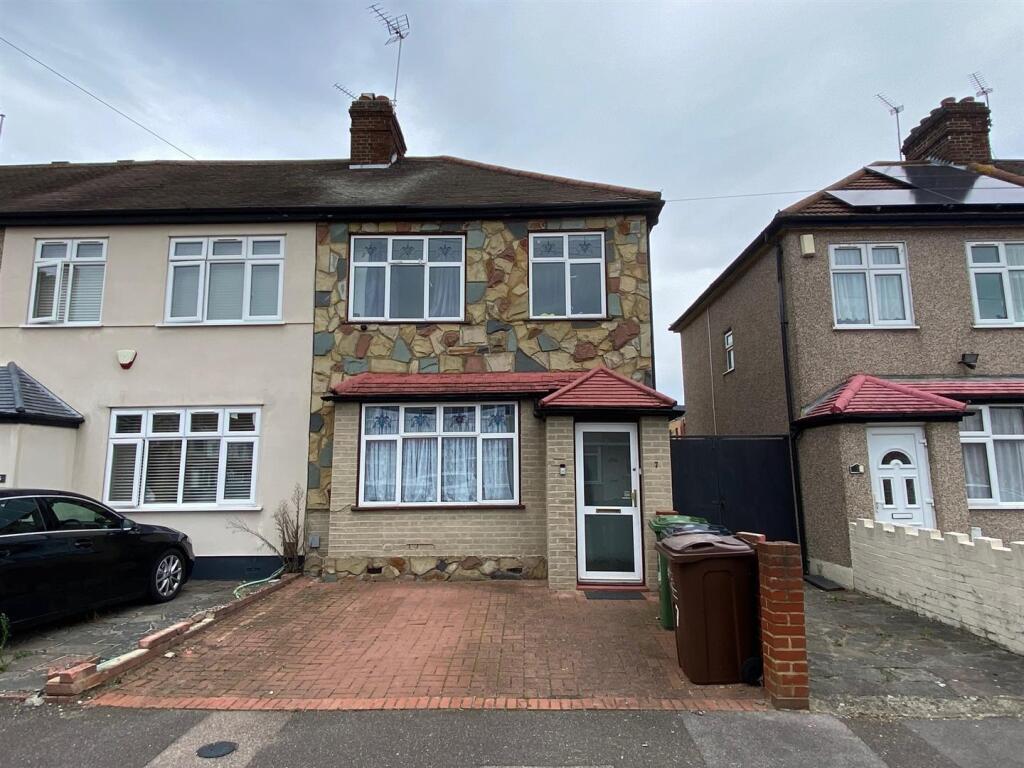 Main image of property: Lamberhurst Road, Dagenham.