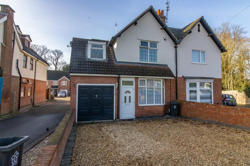 4 bedroom semi-detached house for sale in Uppingham Road, Leicester, LE5
