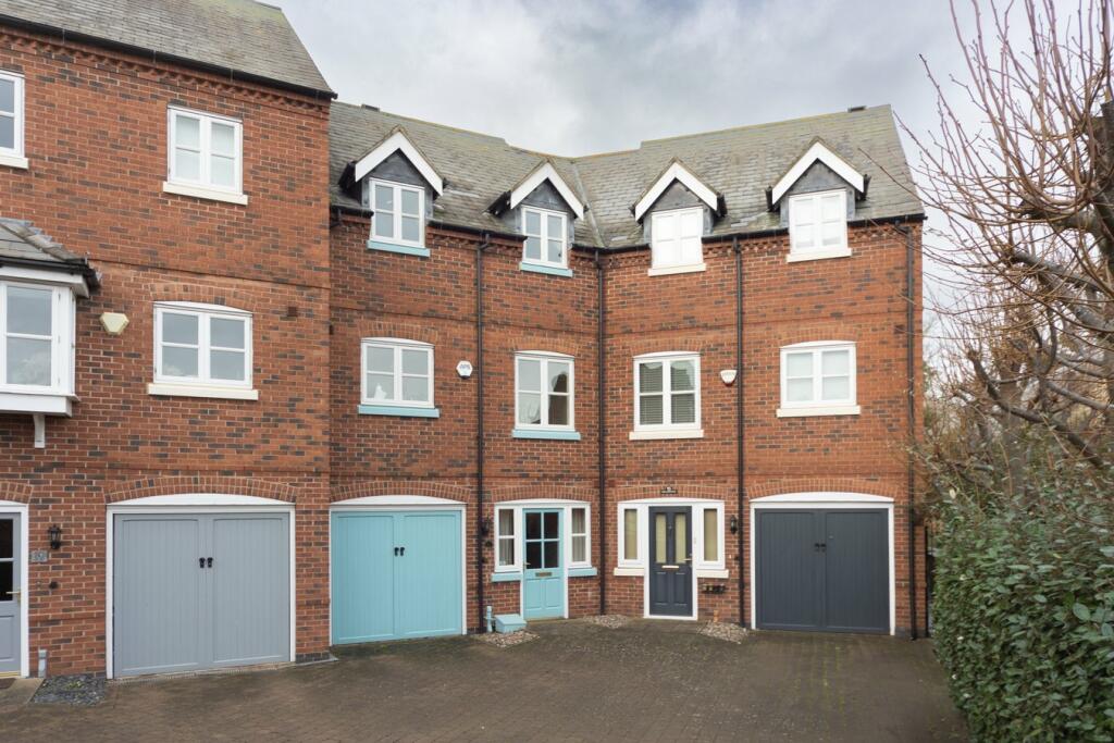 4 bedroom town house for sale in Weavers Close, Quorn, Loughborough, LE12