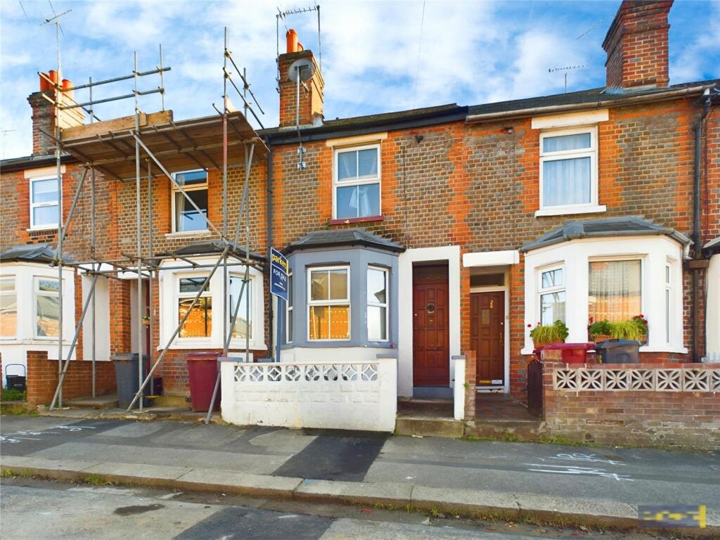 3 bedroom terraced house for sale in Brighton Road, Reading, Berkshire, RG6