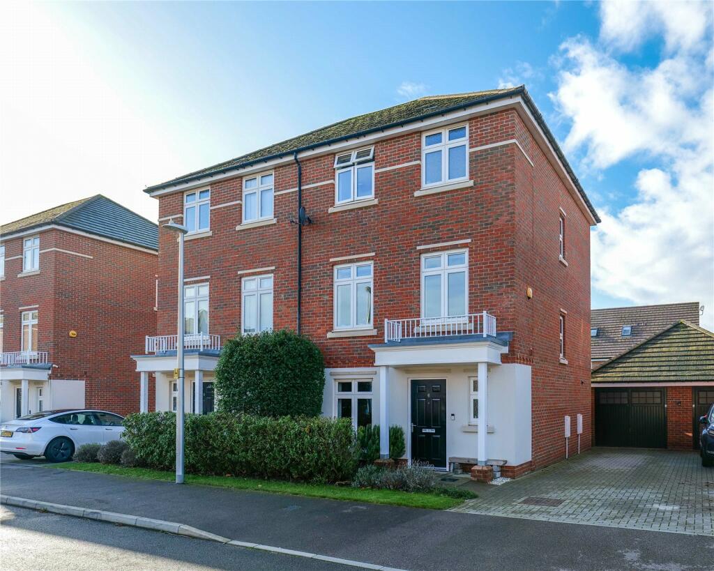 4 bedroom semi-detached house for sale in The Orangery, Earley, Reading, Berkshire, RG6