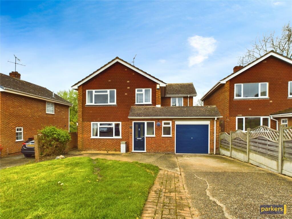 4 bedroom detached house for sale in Sidmouth Grange Close, Earley, RG6