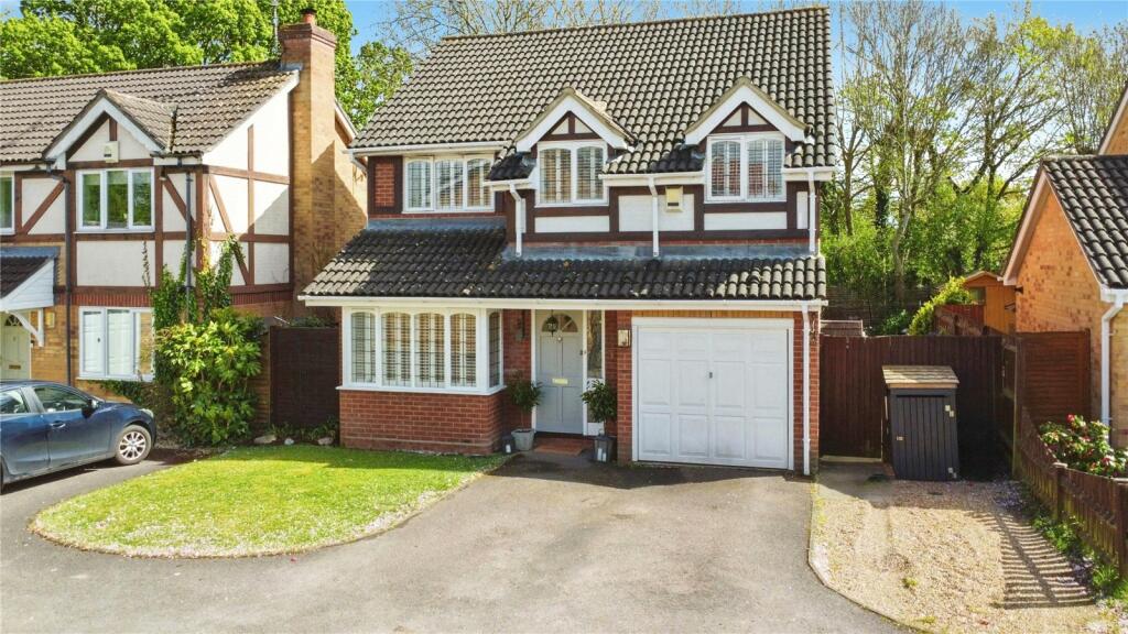 4 bedroom detached house for sale in Kensington Close, Lower Earley, Reading, Berkshire, RG6