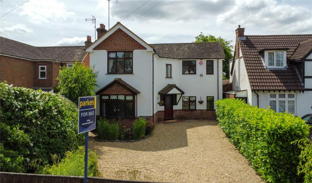 4 bedroom detached house for sale in Wokingham Road, Earley, Reading