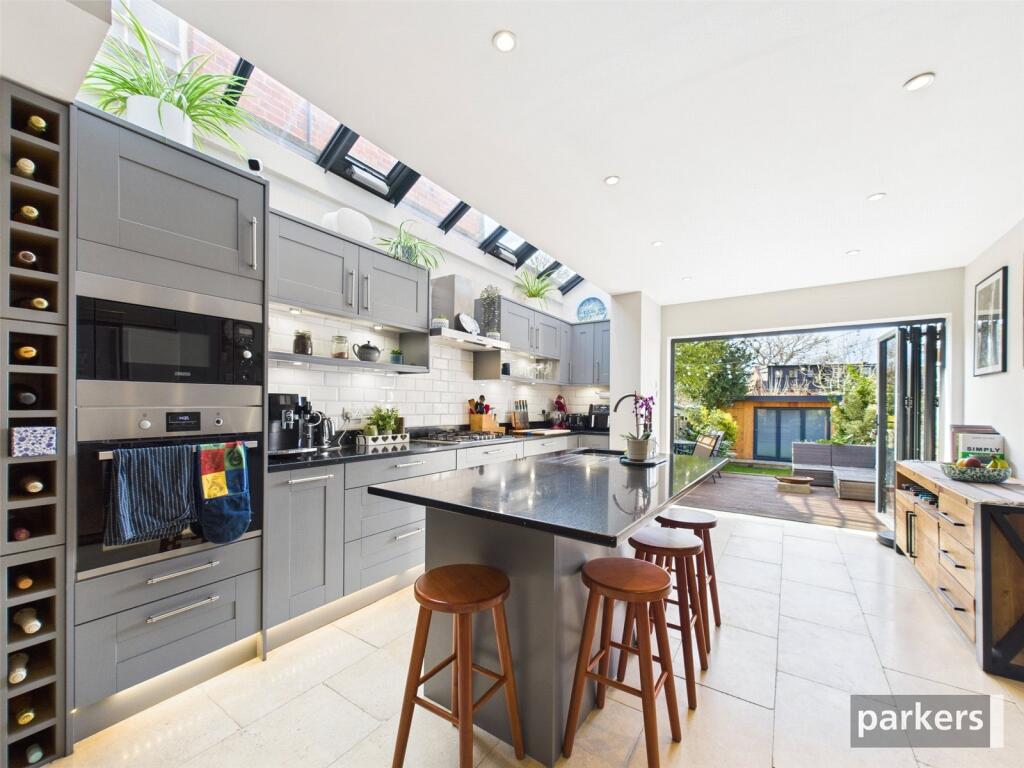 Main image of property: Talfourd Avenue, Reading, RG6