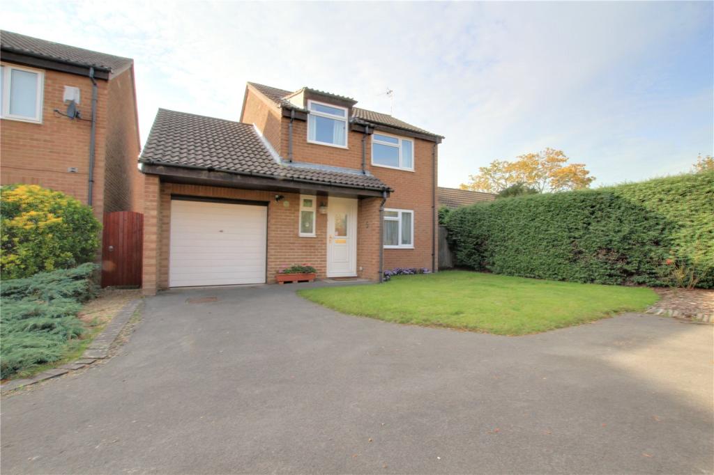 3 bedroom detached house for sale in Culford Close, Lower Earley