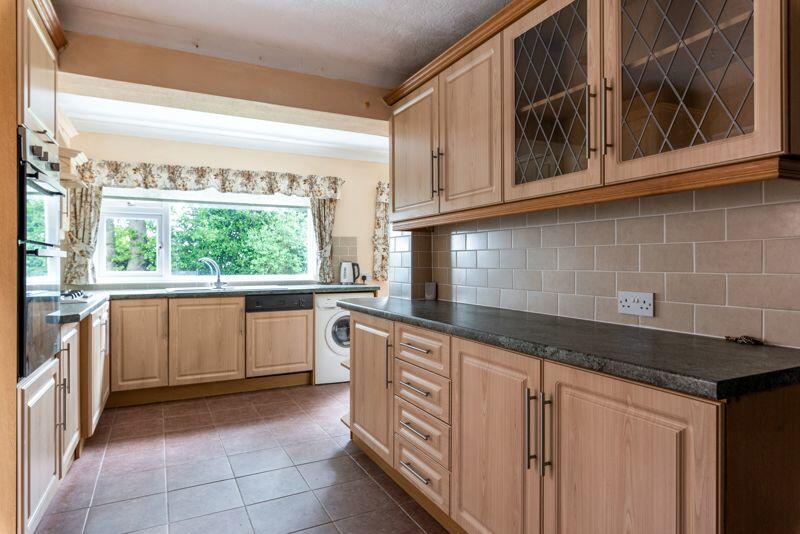 3 bedroom detached house for sale in Chalet Close, Bexley, DA5