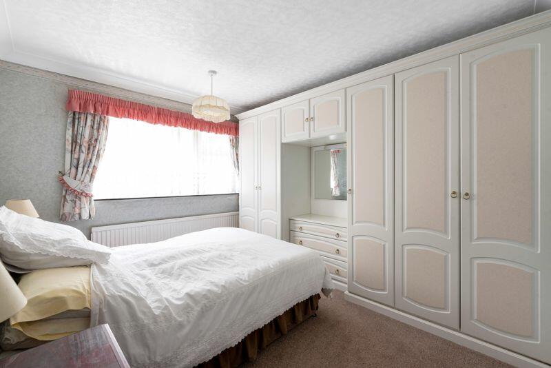 3 bedroom detached house for sale in Chalet Close, Bexley, DA5