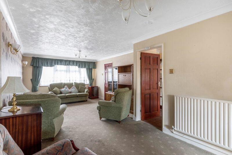 3 bedroom detached house for sale in Chalet Close, Bexley, DA5