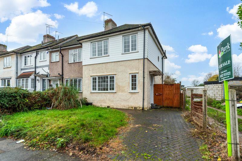 3 bedroom end of terrace house for sale in Oakfield Park Road, Dartford