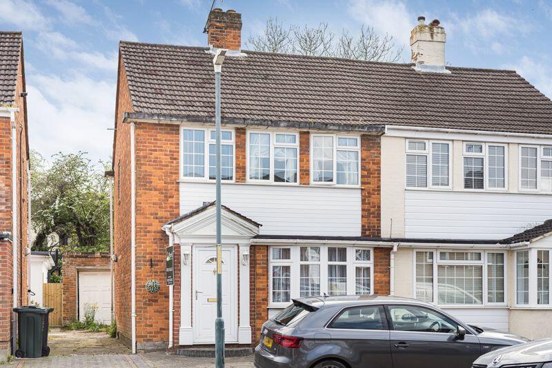 3 bedroom semidetached house for sale in Maryfield Close, Joydens Wood