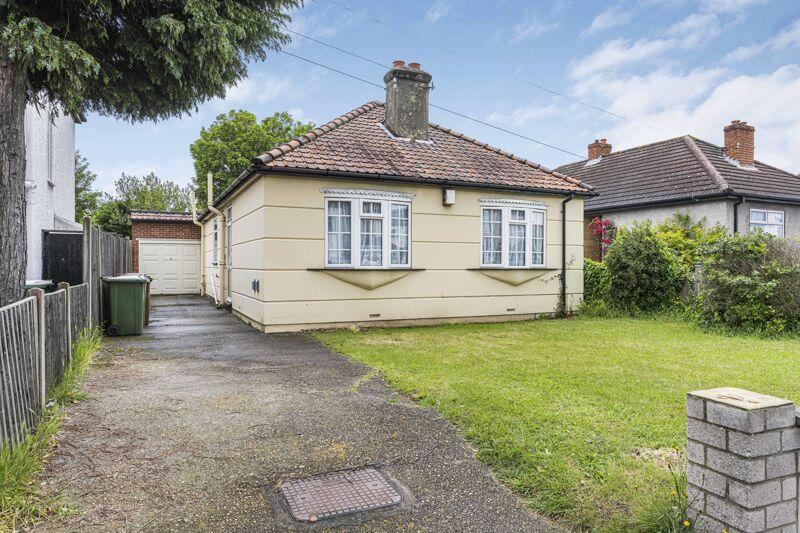 2 bedroom detached bungalow for sale in Arbuthnot Lane, Bexley, DA5