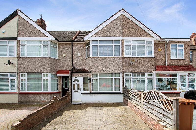 2 bedroom terraced house for sale in Crofton Avenue, Bexley, DA5